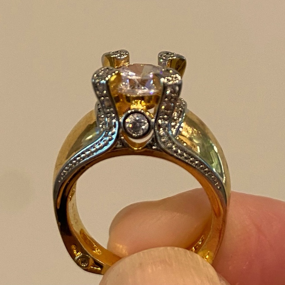 Women’s Gold Tone Cocktail Ring with Simulated Diamonds Size 6